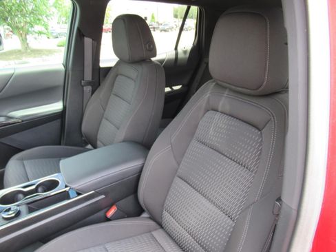 Used 2026 Chevrolet Equinox LT FWD image 17