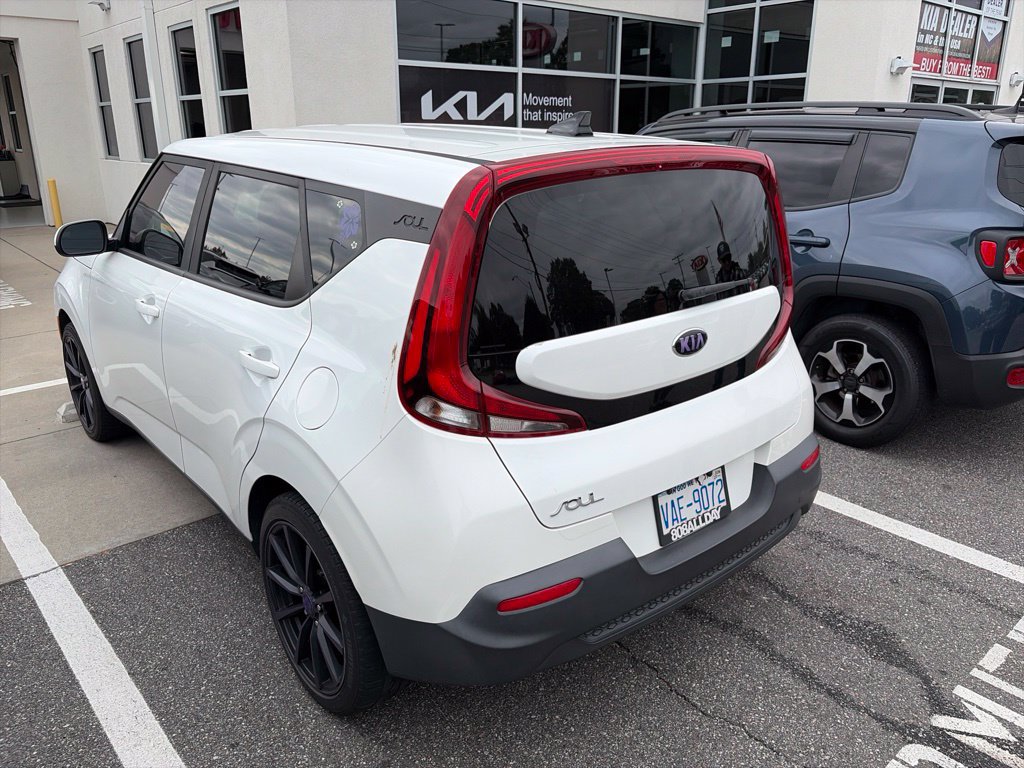 Used 2020 Kia Soul LX FWD image 3