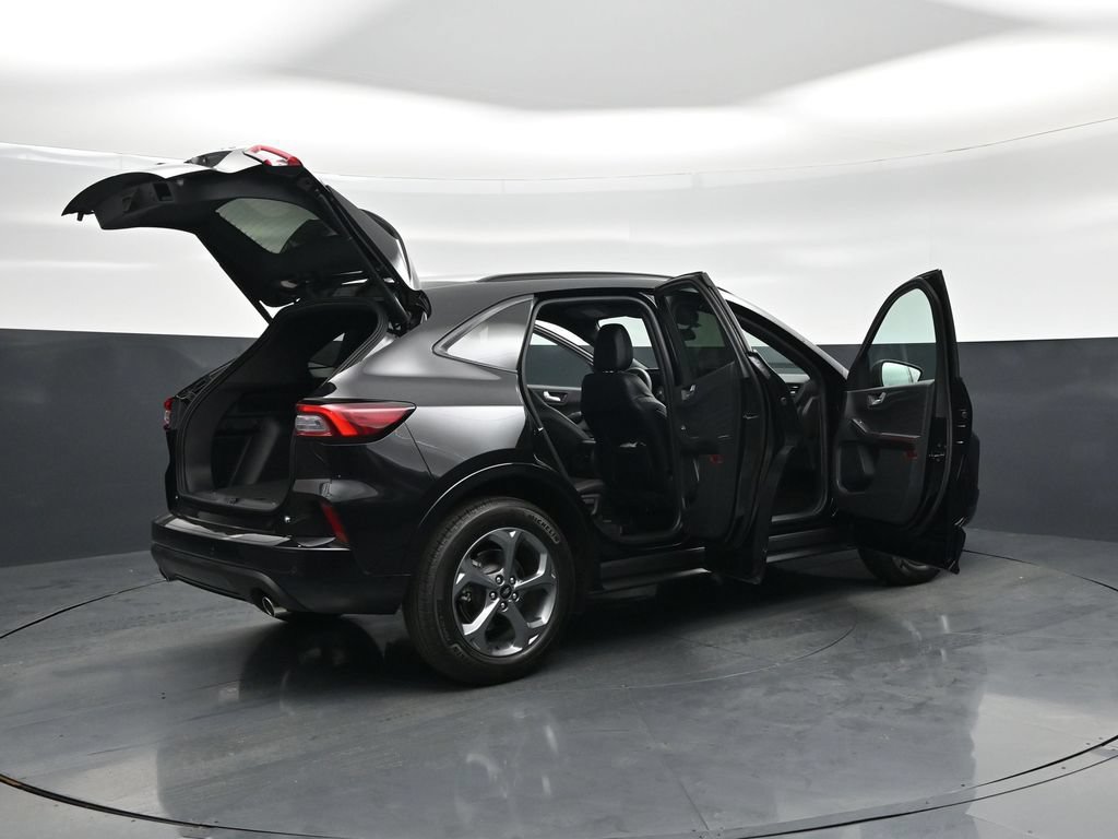 Certified 2023 Ford Escape ST-Line w/ Tech Pack #1 FWD image 6