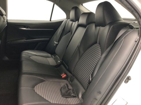 Used 2021 Toyota Camry SE image 18
