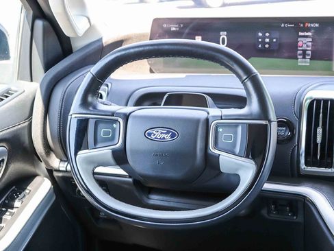 Certified 2025 Ford Expedition Platinum AWD/4WD image 15