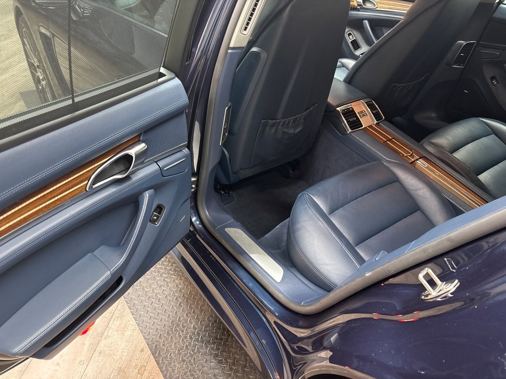 Used 2012 Porsche Panamera image 32