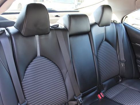 Used 2020 Toyota Camry SE FWD image 25