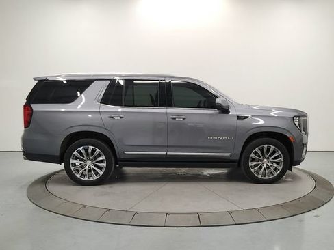 Used 2021 GMC Yukon Denali w/ Denali Premium Package AWD/4WD image 8