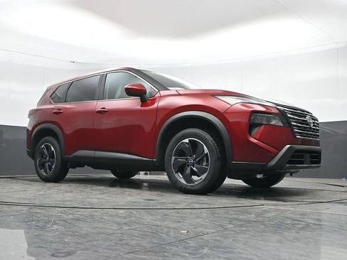 Used 2025 Nissan Rogue SV AWD/4WD image 46