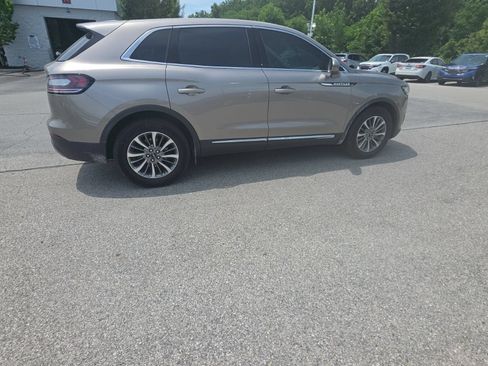 Used 2019 Lincoln Nautilus Select w/ Cargo Utility Package FWD image 16