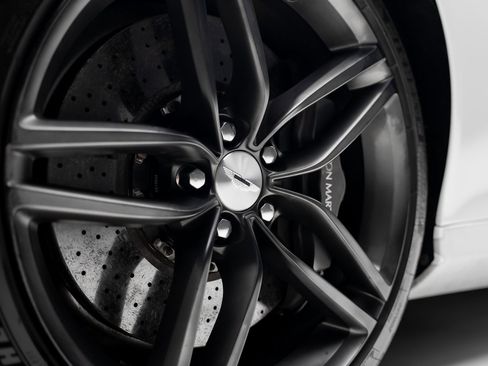 Used 2016 Aston Martin DB9 GT image 22