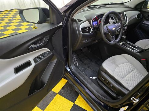 Used 2020 Chevrolet Equinox LT image 19