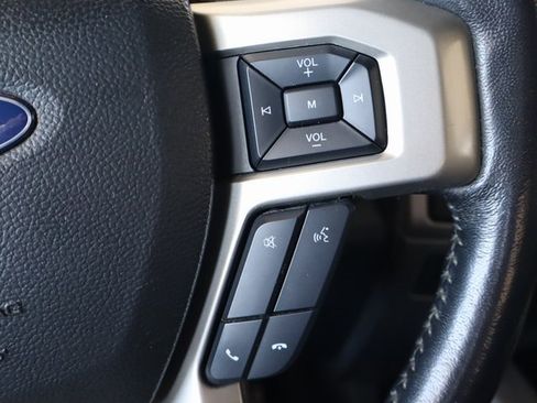 Used 2022 Ford F250 Lariat w/ Black Appearance Package image 28