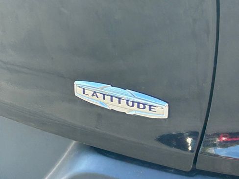 Used 2014 Jeep Cherokee Latitude w/ Cold Weather Group image 8