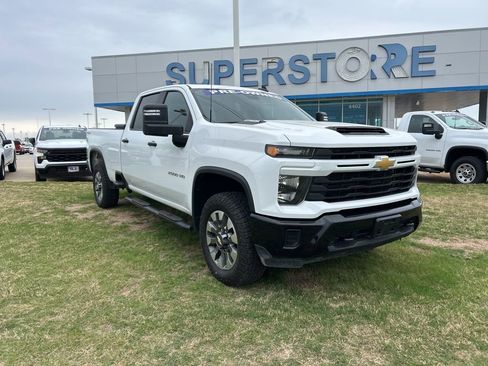 Used 2024 Chevrolet Silverado 2500 Custom w/ Custom Value Package AWD/4WD image 3