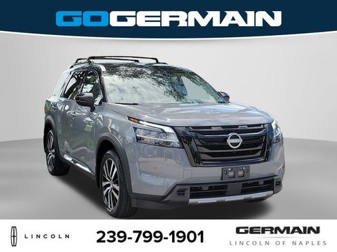 Used 2024 Nissan Pathfinder Platinum AWD/4WD image 5