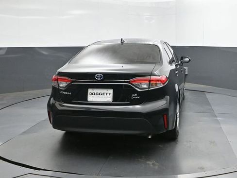 Used 2025 Toyota Corolla LE FWD image 8
