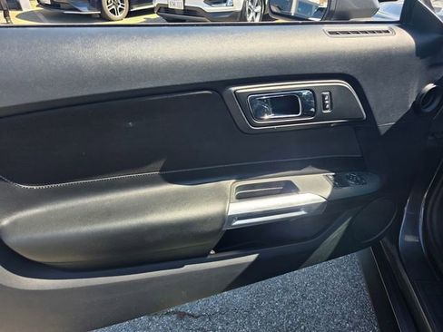 Used 2015 Ford Mustang GT image 8