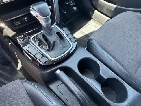 Used 2025 Kia Seltos S FWD image 42