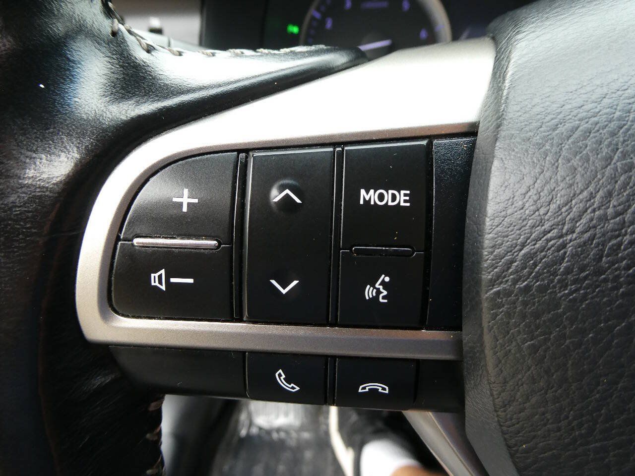 Used 2016 Lexus ES 350 w/ Premium Package w/Wood Trim FWD image 12