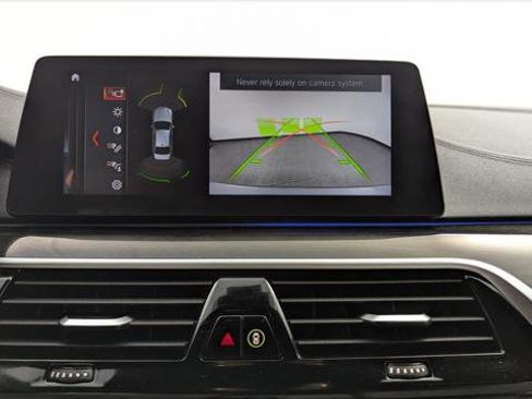 Used 2018 BMW 530e image 31