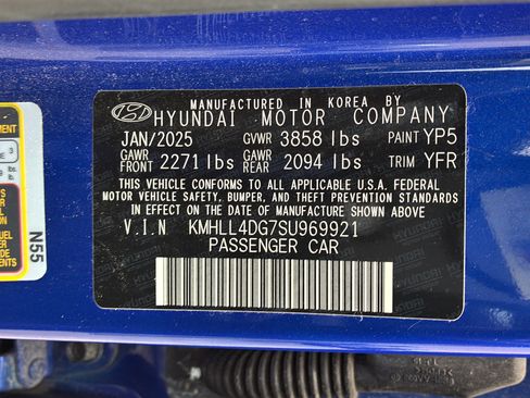 Certified 2025 Hyundai Elantra SE FWD image 32