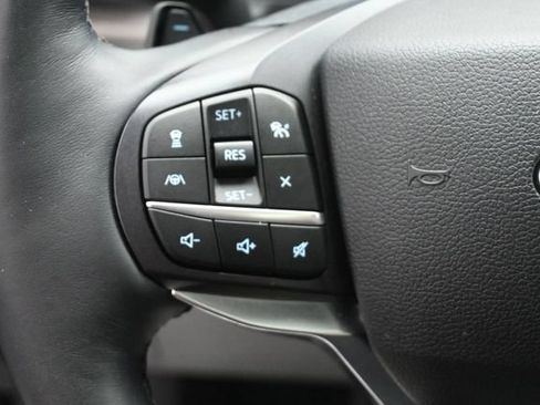 Used 2020 Ford Explorer Platinum w/ Premium Technology Package AWD/4WD image 12