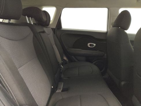 Used 2019 Kia Soul + image 19