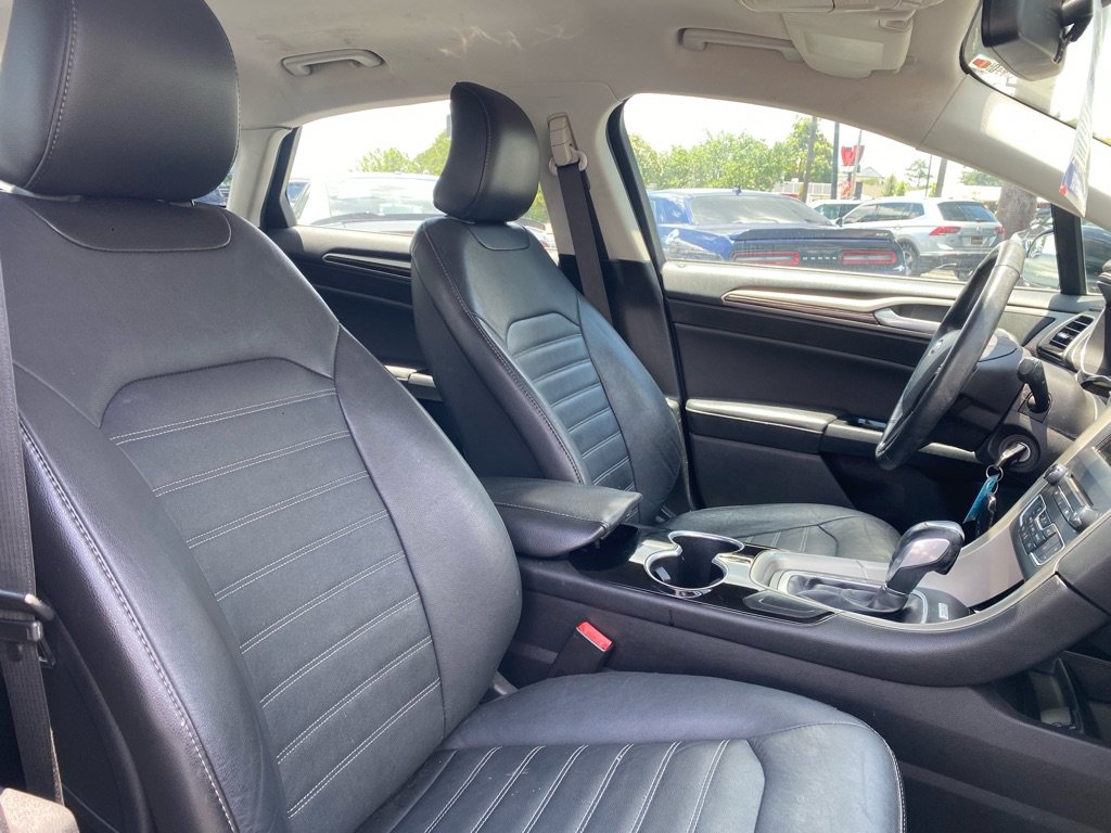Used 2016 Ford Fusion SE w/ Equipment Group 202A FWD image 36