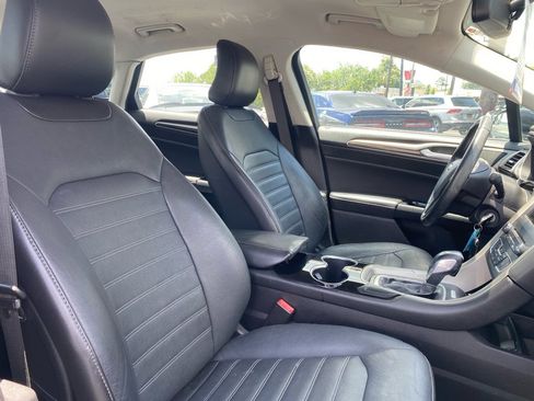Used 2016 Ford Fusion SE w/ Equipment Group 202A FWD image 36
