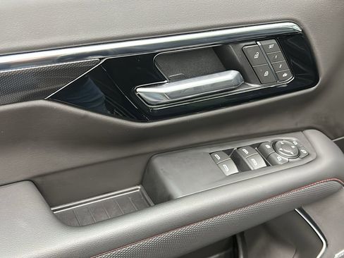 Used 2025 Chevrolet Suburban RST w/ RST Capability Package image 29