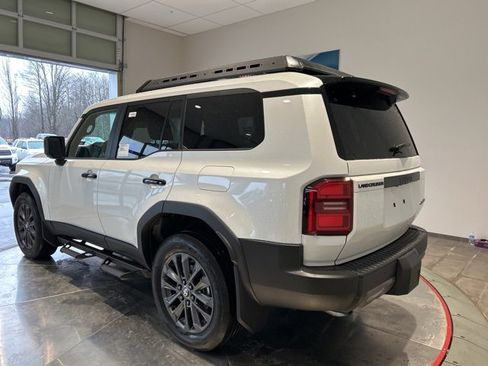 New 2026 Toyota Land Cruiser Base image 4