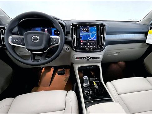 New 2026 Volvo XC40 B5 Ultra w/ Protection Package Premier AWD/4WD image 7