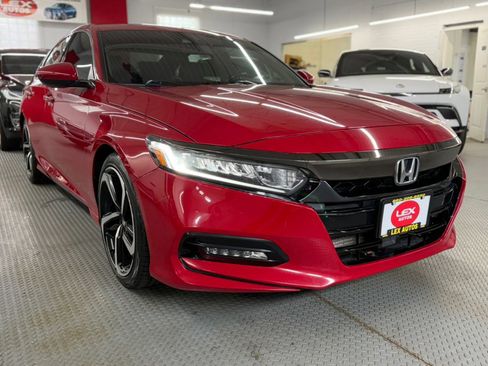 Used 2018 Honda Accord Sport image 4