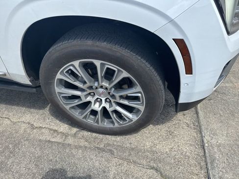 Used 2025 GMC Yukon Denali w/ Sun & Power Step Package RWD image 15