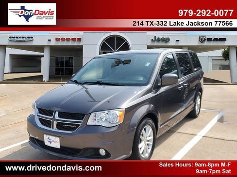 Used 2020 Dodge Grand Caravan SE FWD image 1