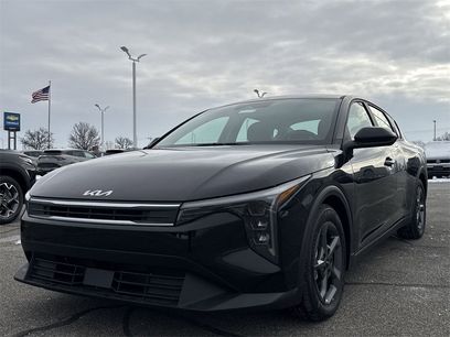 New 2025 Kia K4 LXS