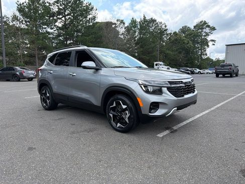 Certified 2024 Kia Seltos EX AWD/4WD image 4