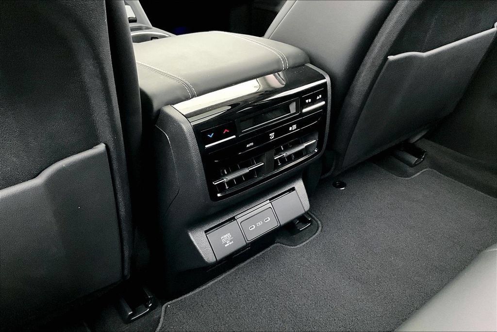 Used 2026 Acura MDX w/ Technology Package FWD image 29