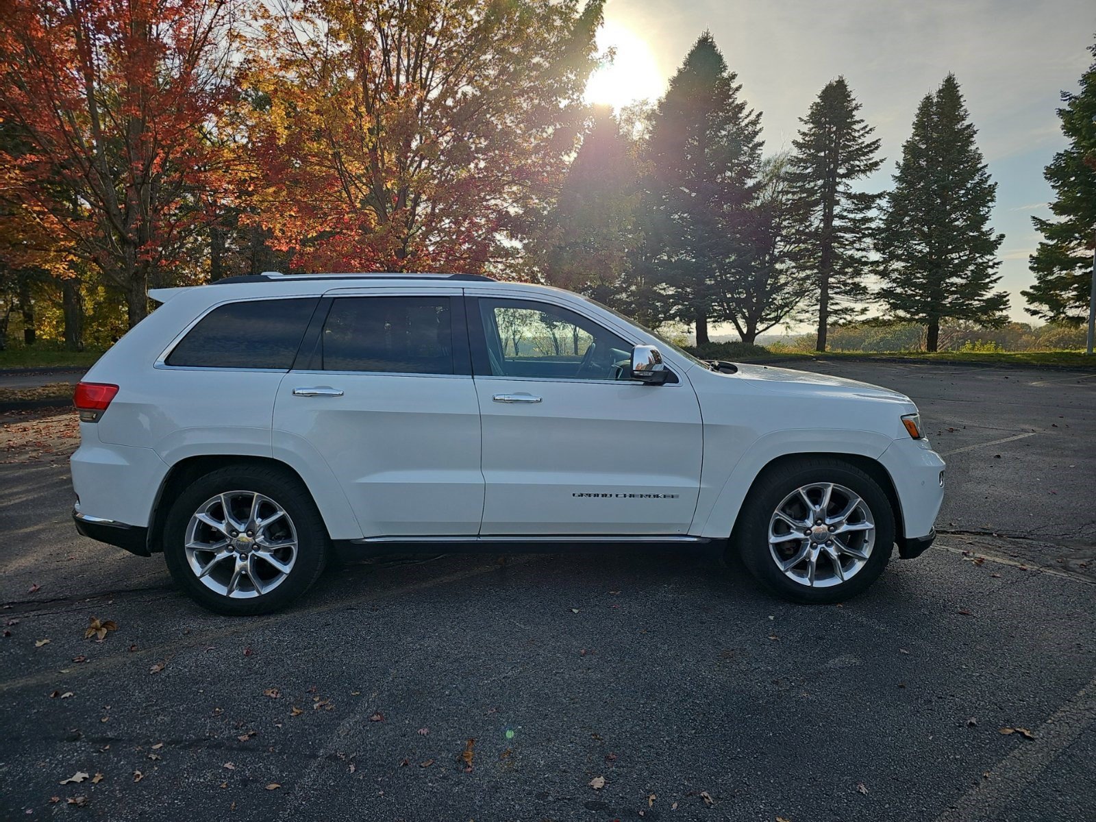 Used 2014 Jeep Grand Cherokee Summit AWD/4WD image 7