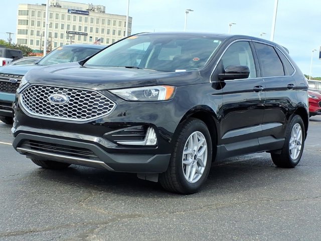 Used 2023 Ford Edge SEL w/ Convenience Package AWD/4WD image 3