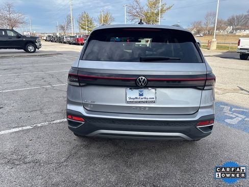 Used 2025 Volkswagen Taos SE image 26