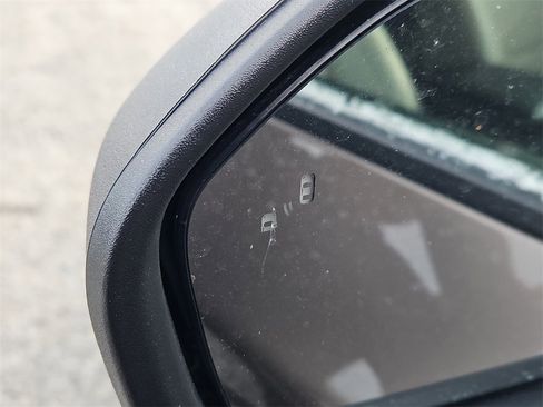 Used 2021 Ford Explorer XLT w/ Equipment Group 202A image 23