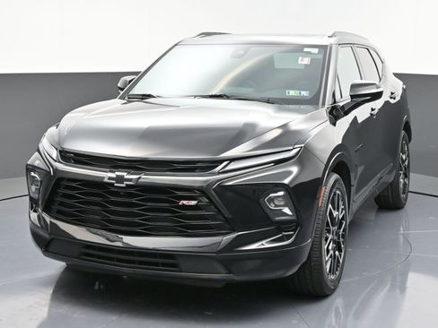 Certified 2023 Chevrolet Blazer RS w/ Driver Confidence II Package image 4