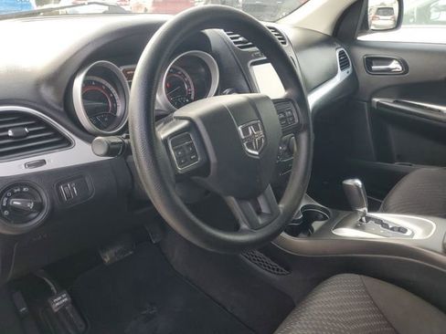 Used 2019 Dodge Journey SE image 10