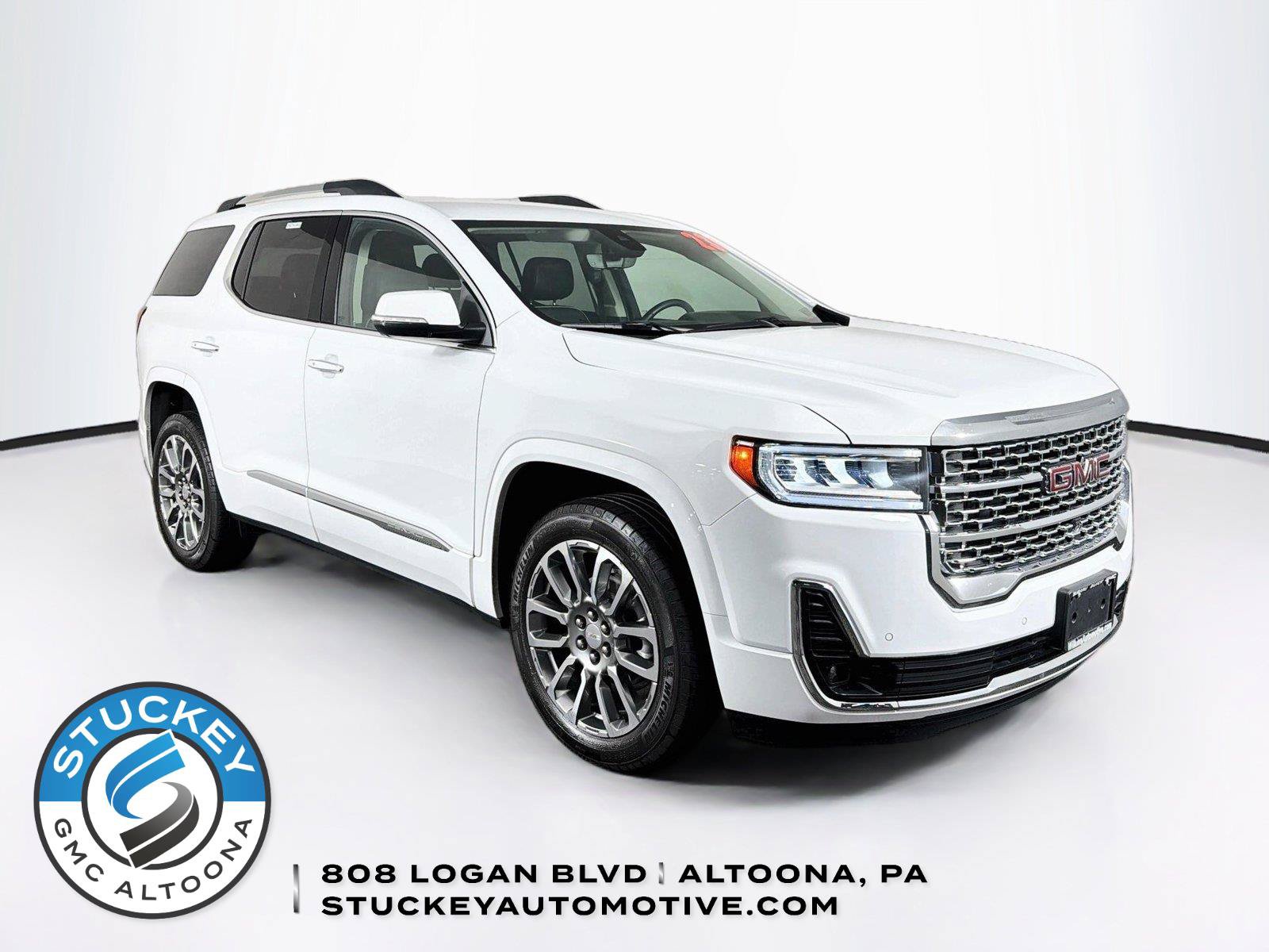 Used 2023 GMC Acadia Denali w/ Denali Technology Package AWD/4WD image 1