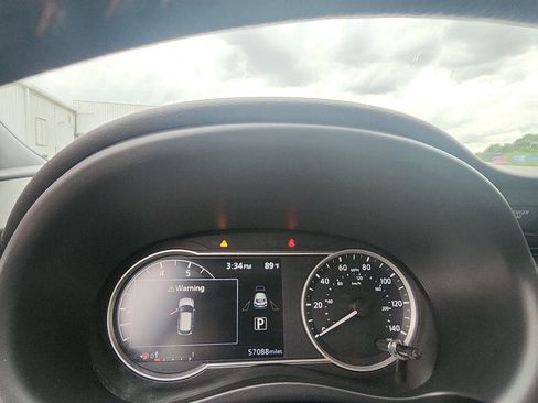 Used 2020 Nissan Kicks SR FWD image 13