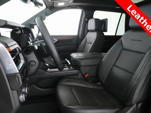 Used 2025 GMC Yukon Denali w/ Denali Reserve Package image 17