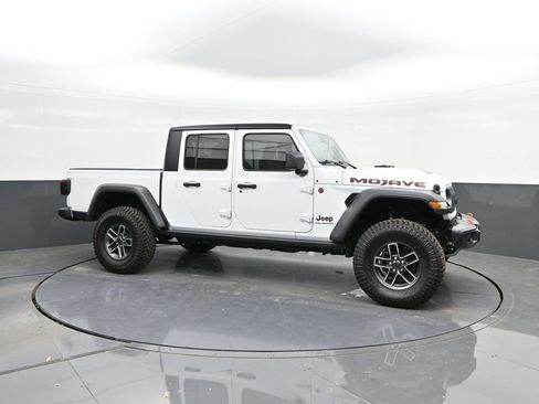 Used 2025 Jeep Gladiator Mojave w/ Convenience Group image 17