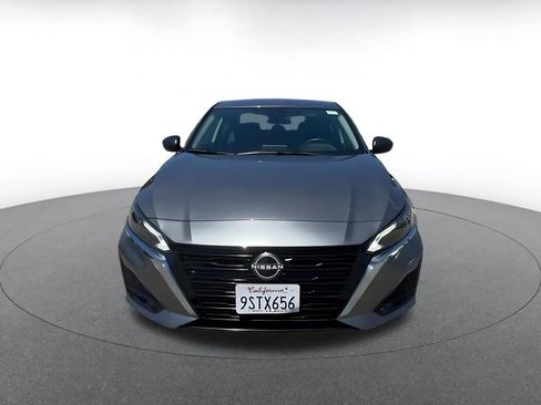 Used 2025 Nissan Altima 2.5 SV FWD image 4