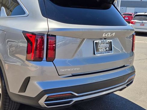 Used 2023 Kia Sorento EX AWD/4WD image 5