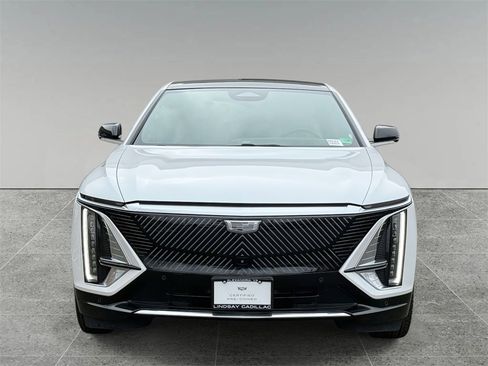 Certified 2024 Cadillac Lyriq Luxury w/ Nappa Leather Package image 8