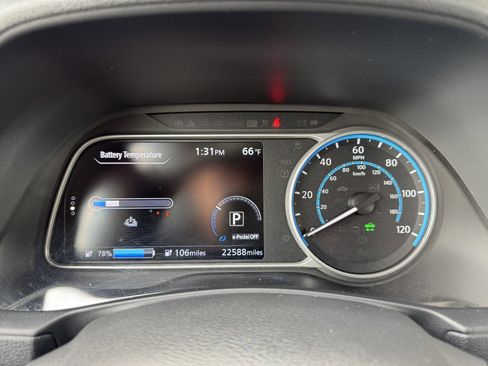 Used 2021 Nissan Leaf SV w/ SV Technology Package image 19