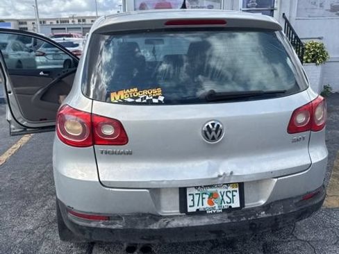 Used 2010 Volkswagen Tiguan S FWD image 6